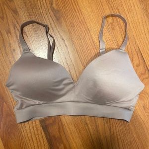 Kindred Bravely pumping and nursing maternity bra